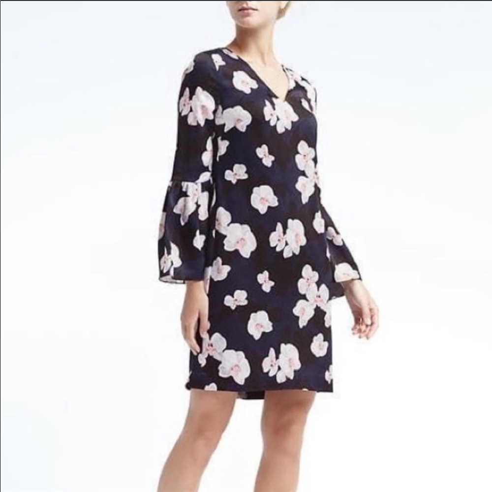 Banana Republic Orchid 3/4 Elbow Bell Sleeve Dress 8/10
